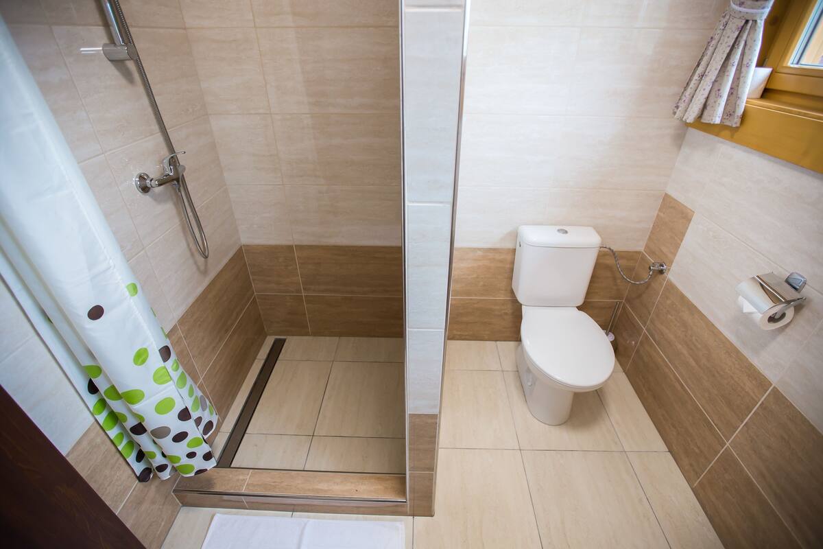 shower, free toiletries, hair dryer, bathrobes