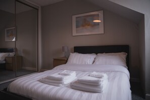 6 Schlafzimmer, Bügeleisen/Bügelbrett, kostenloses WLAN, Bettwäsche