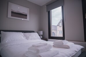 6 bedrooms, iron/ironing board, free WiFi, bed sheets - Shared Townhouse (Aberdeen)