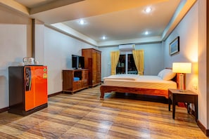 Quarto duplo, sacada | Cofres nos quartos, Wi-Fi de cortesia, roupa de cama