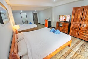 Twin Room, Balcony | In-room safe, free WiFi, bed sheets - Jomtien Beach Pool House (Pattaya)