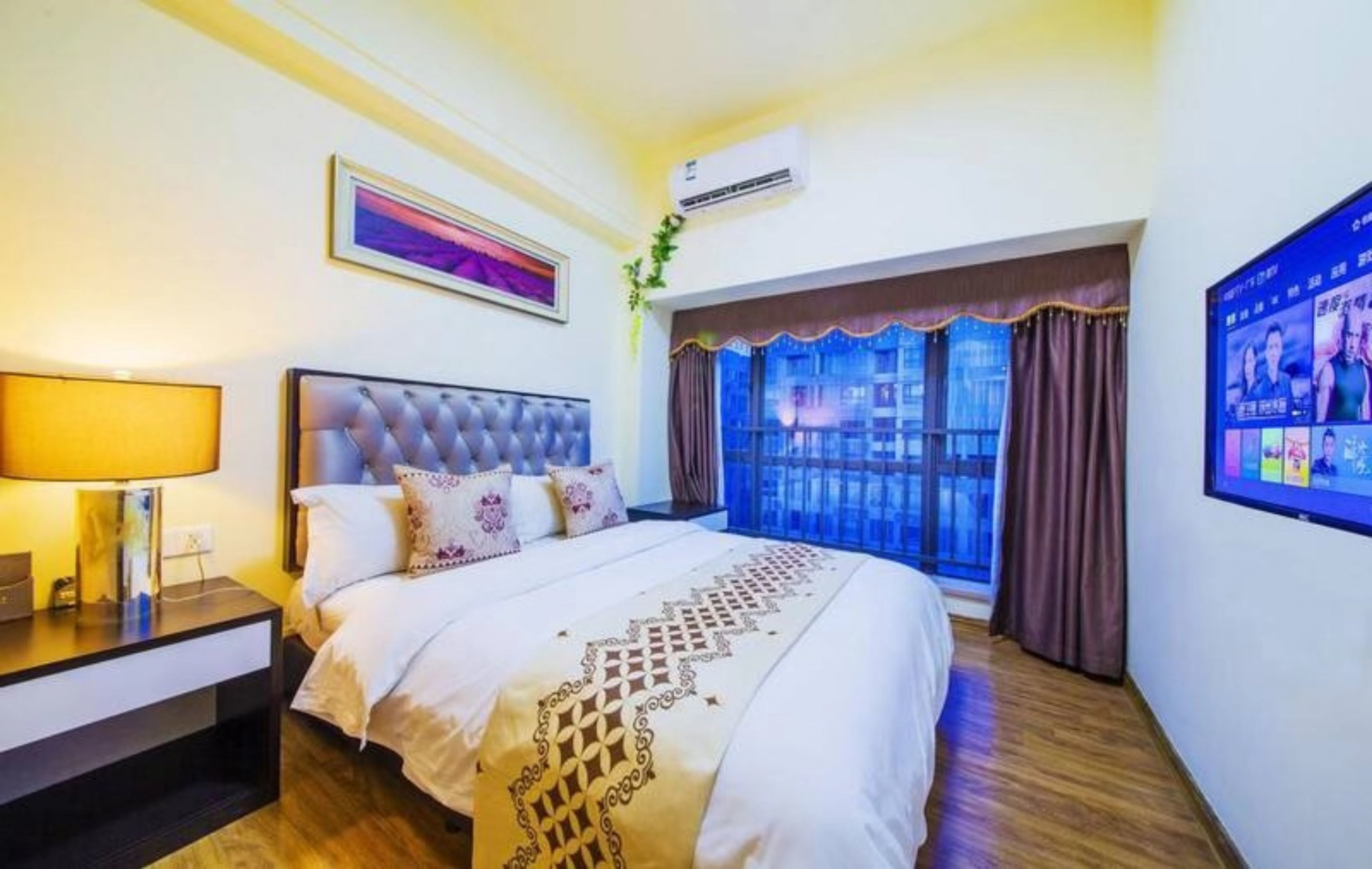 signature suite, 2 bedrooms | desk, blackout curtains, free wifi, bed sheets