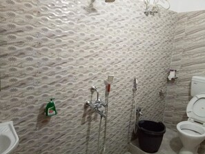 Buồng tắm vòi sen 