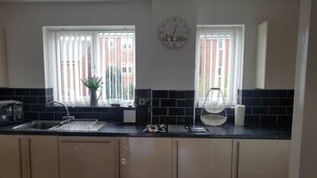 Holiday Home | Blackout curtains, iron/ironing board, free WiFi, bed sheets