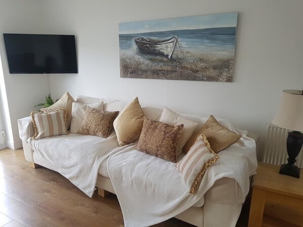 Holiday Home | Living room | Flat-screen TV - The Anchorage (Liverpool)