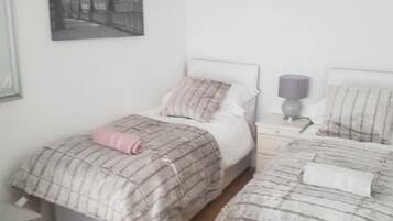 Holiday Home | Blackout curtains, iron/ironing board, free WiFi, bed sheets