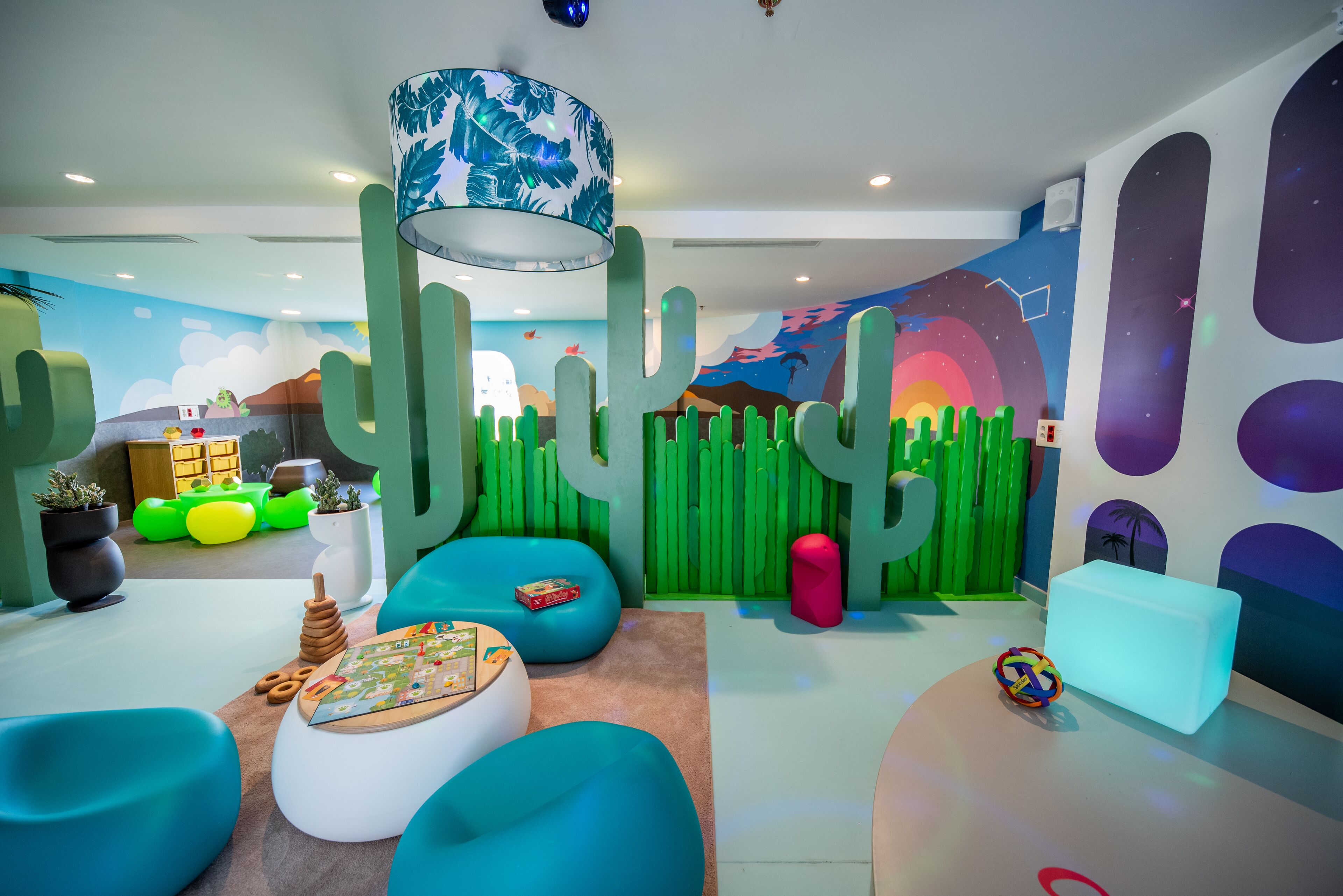 Tempat bermain anak – indoor