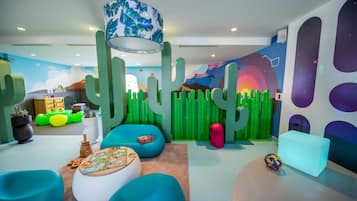 Tempat bermain anak – indoor