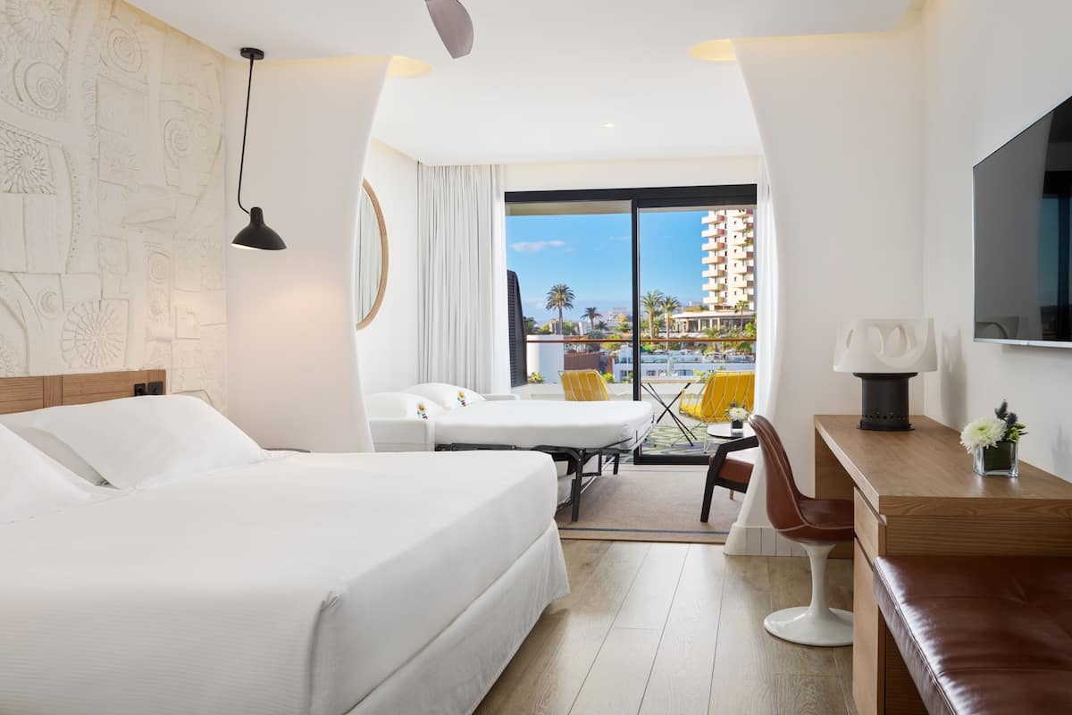 1 bedroom, minibar, in-room safe, desk