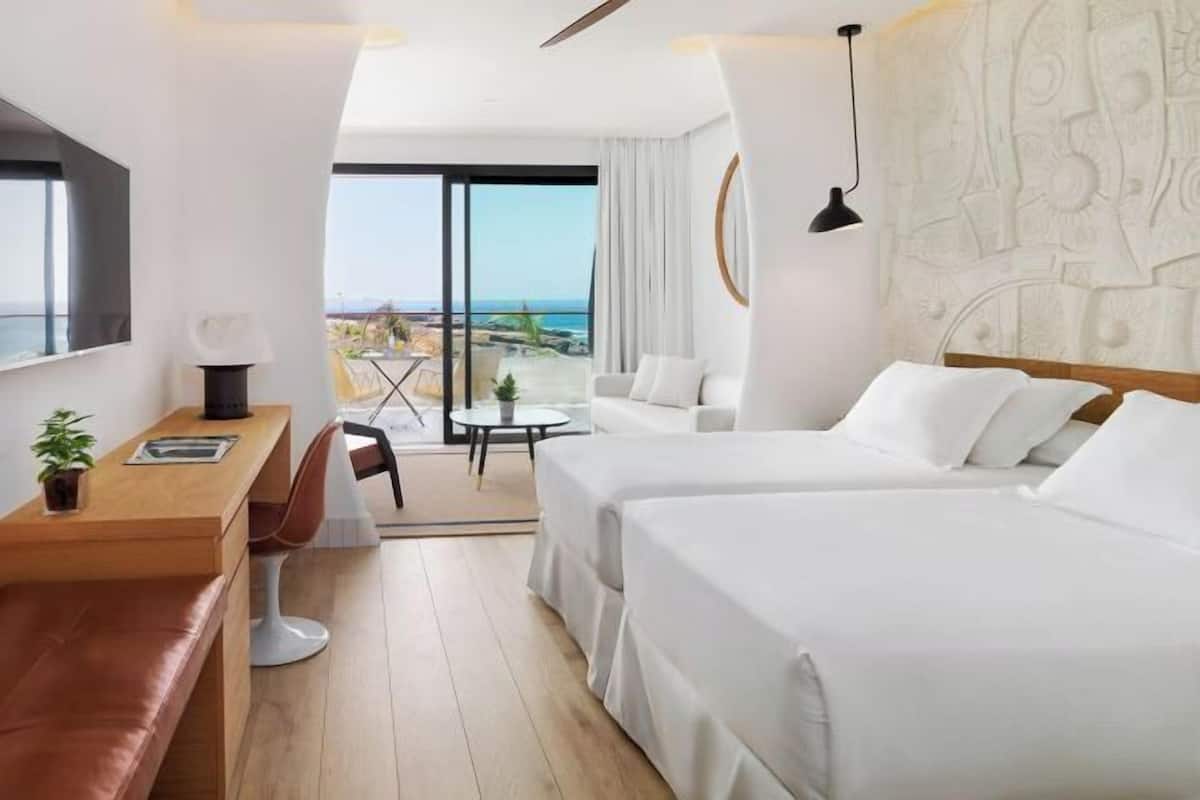 1 bedroom, minibar, in-room safe, desk