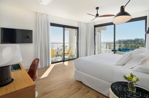 스위트 (Privilege) | 1 개의 침실, 미니바, 객실 내 금고, 책상