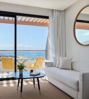 1 bedroom, minibar, in-room safe, desk