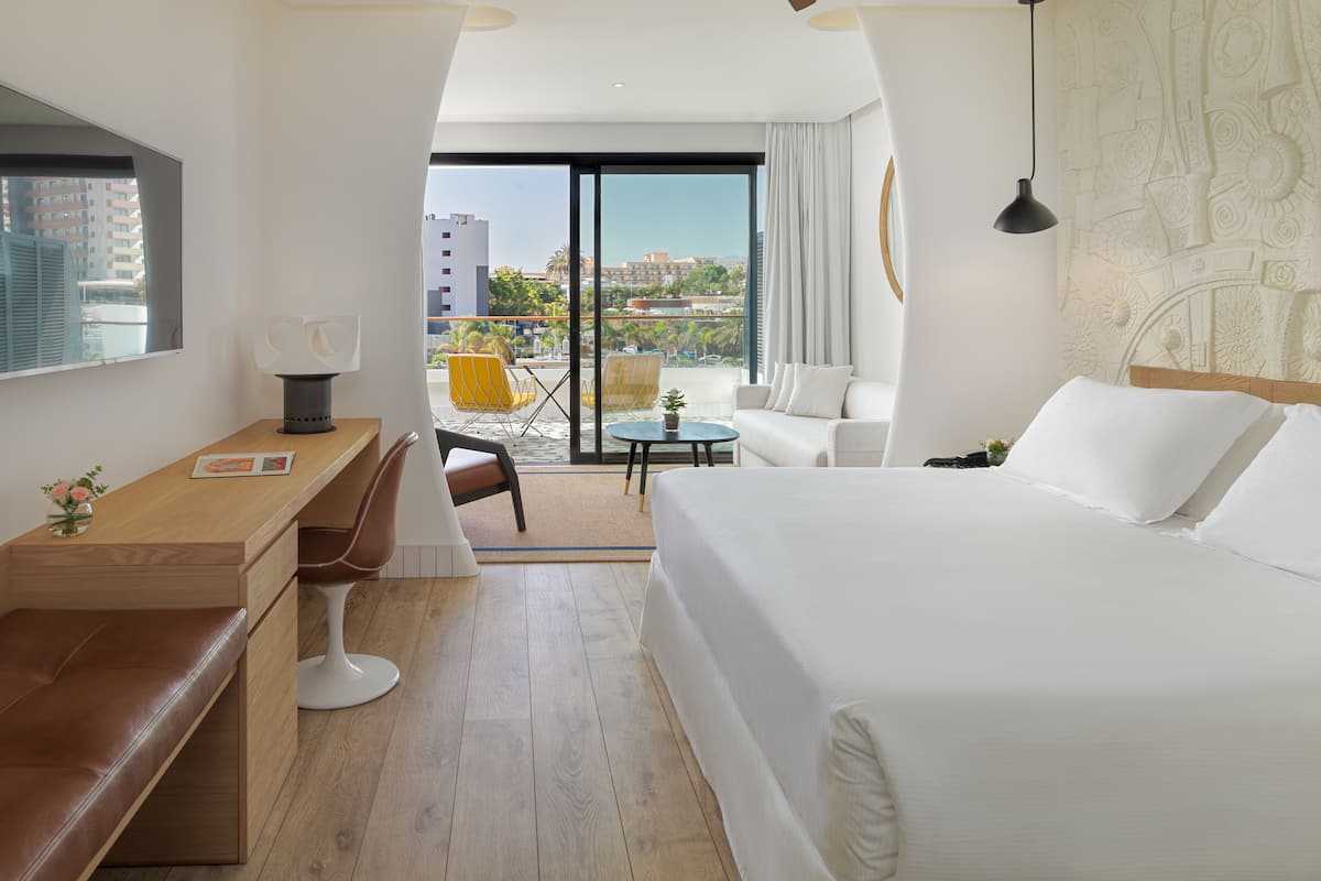 1 bedroom, minibar, in-room safe, desk