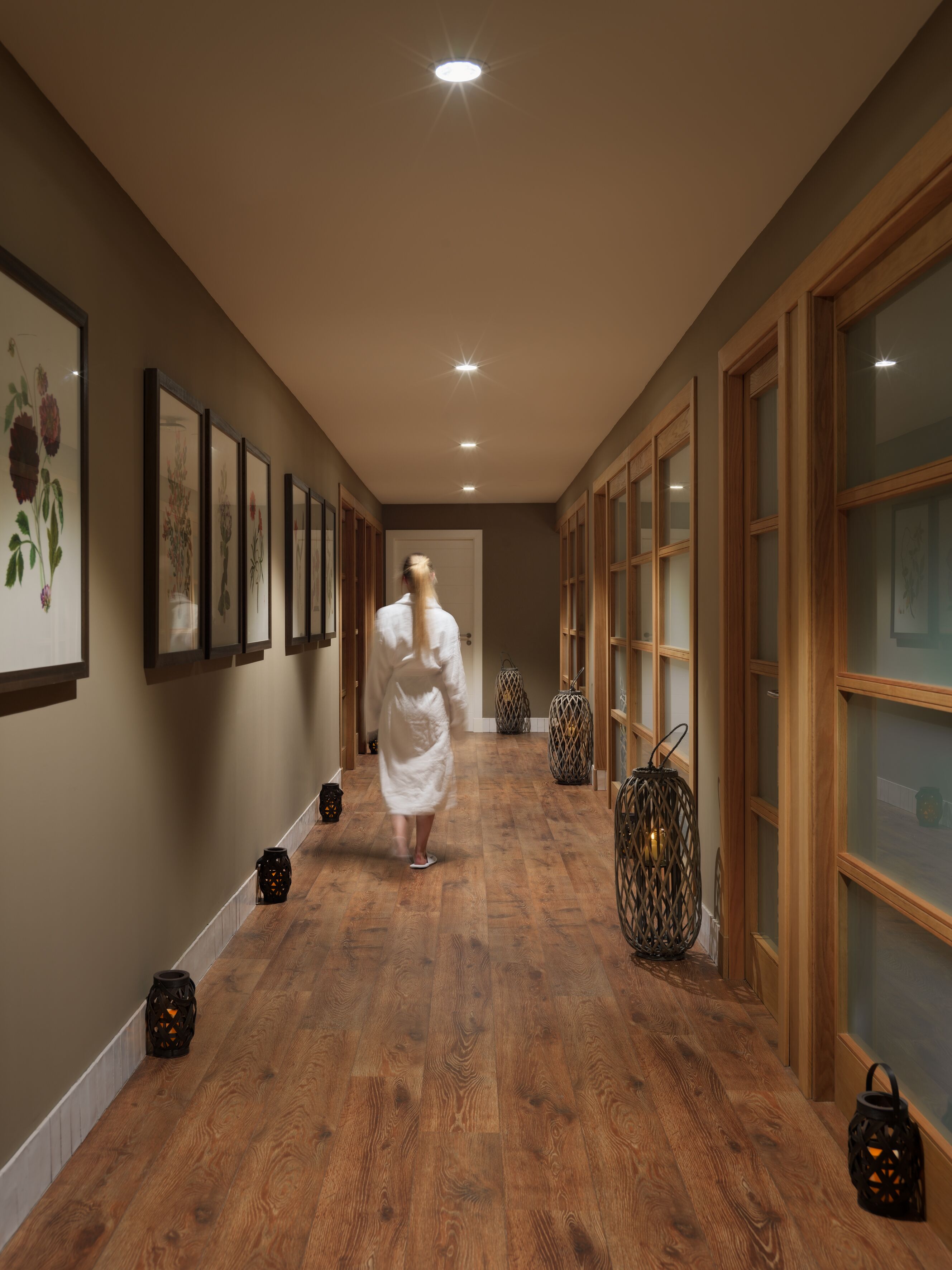 sauna, hot tub, steam room, turkish bath/hammam, body treatments