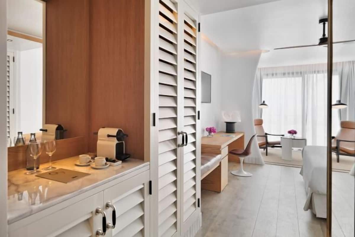 1 bedroom, minibar, in-room safe, desk