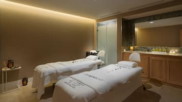 Sauna, hot tub, steam room, Turkish bath/hammam, body treatments