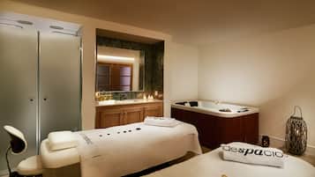 Sauna, hot tub, steam room, Turkish bath/hammam, body treatments
