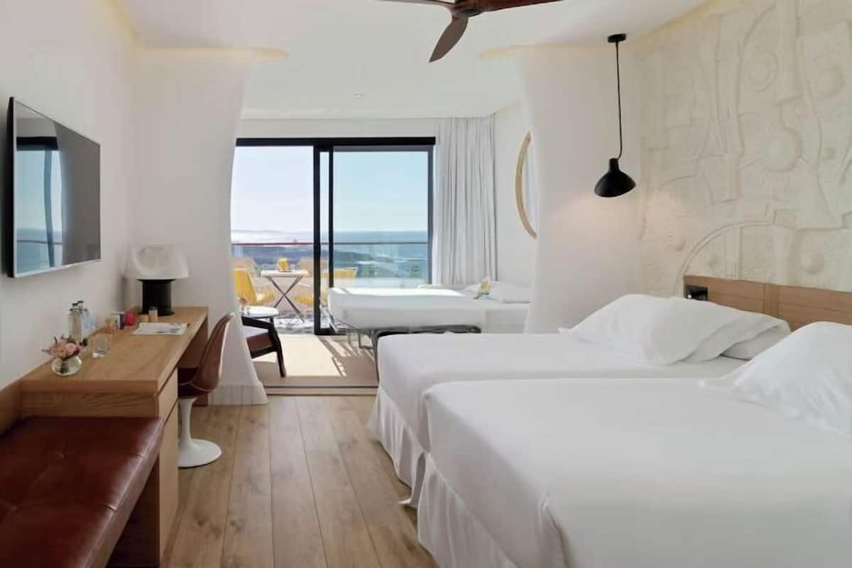 1 bedroom, minibar, in-room safe, desk