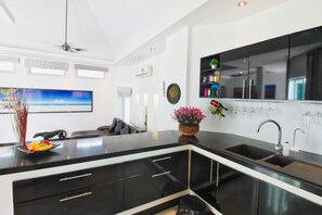 Exclusive Villa, Private Pool | Private kitchen | Full-sized fridge, microwave, oven, stovetop - TJ Private Pool Villa (Pattaya)