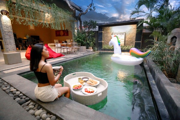 Outdoor pool - Axelle Villa (Seminyak)