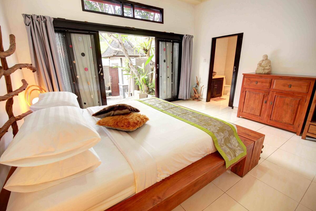 Vila design | 2 quartos, frigobar, cofres nos quartos, escrivaninha