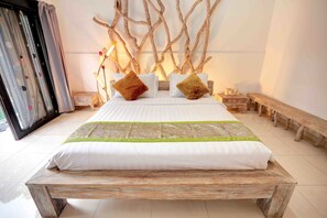 2 bedrooms, minibar, in-room safe, desk - Axelle Villa (Seminyak)