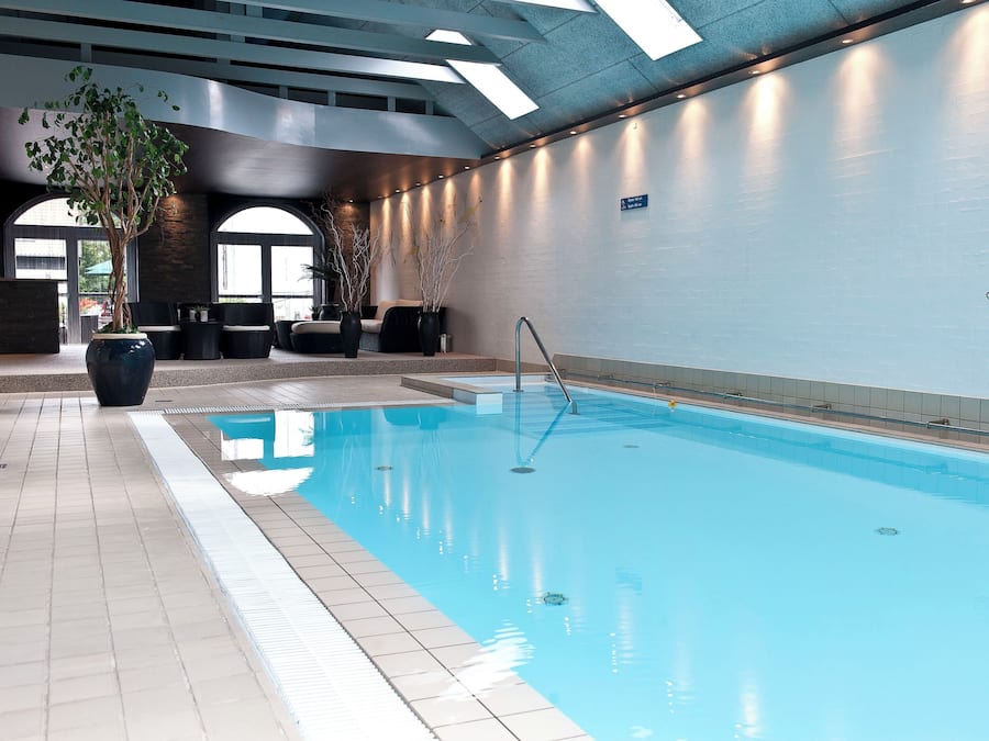 Innendørsbasseng