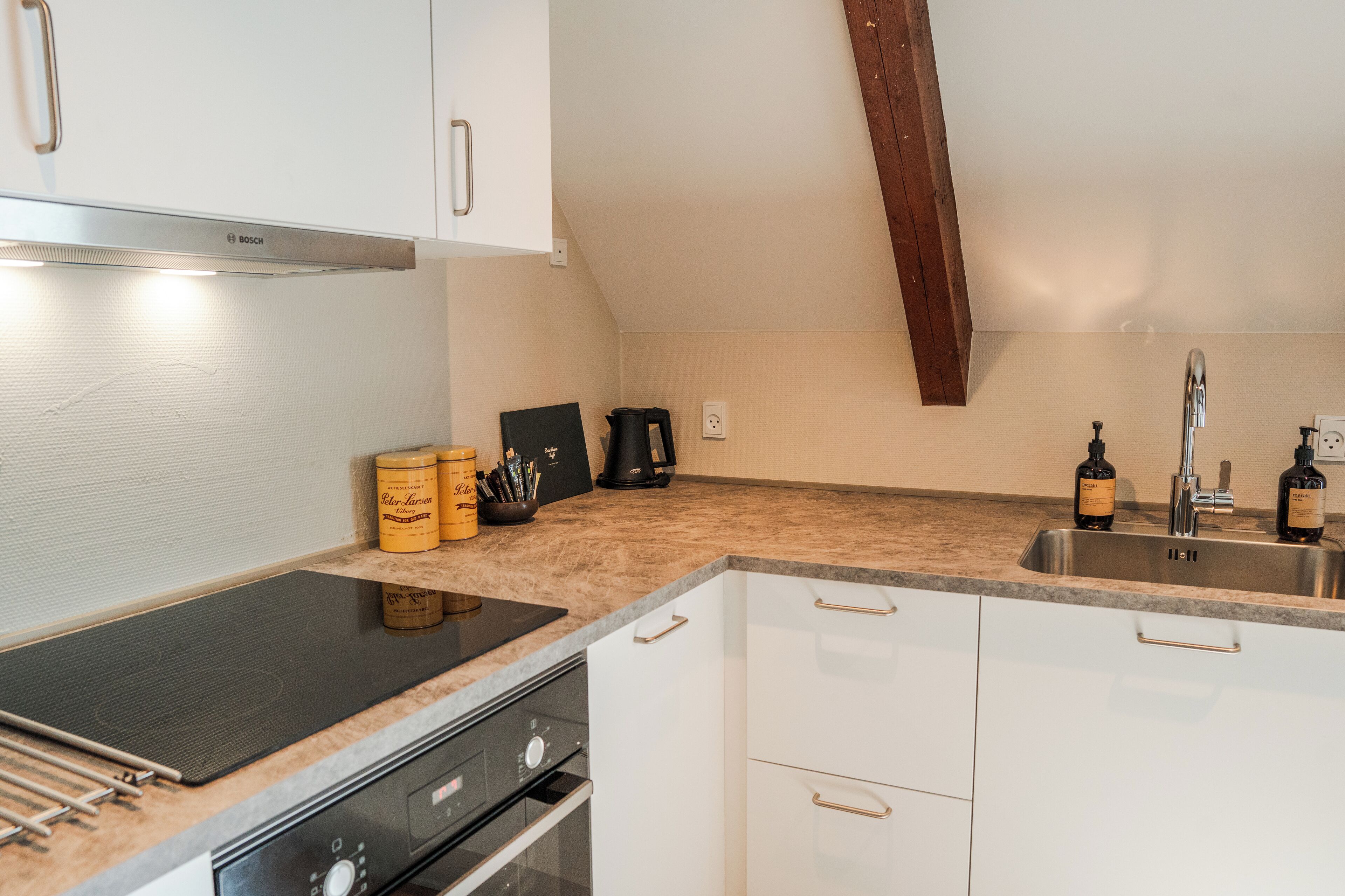 apartment | private kitchen | electric kettle