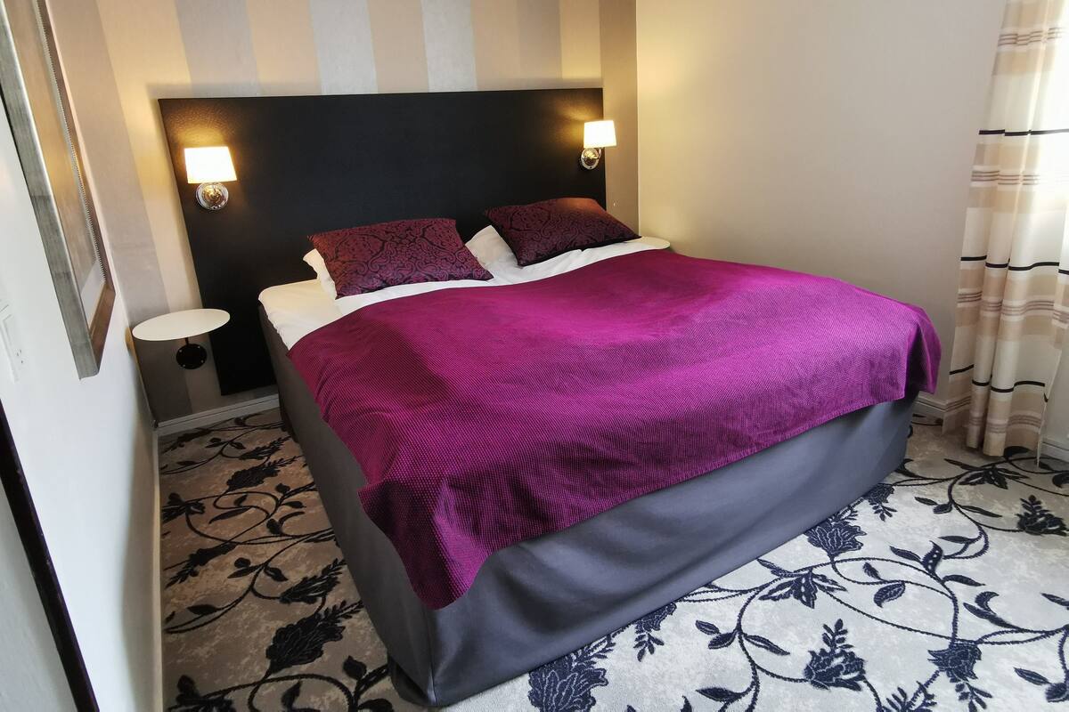 Standard Double Room | Hypo-allergenic bedding available, blackout drapes, soundproofing