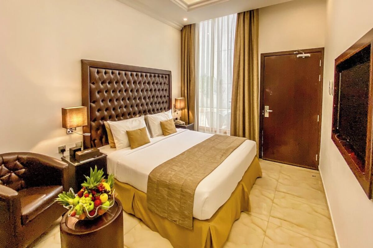 Minibar, in-room safe, blackout curtains