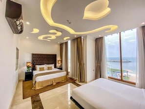 Minibar, in-room safe, blackout drapes, iron/ironing board (on request) - Mirage Bab Al Bahr Hotel (Dhadnah)