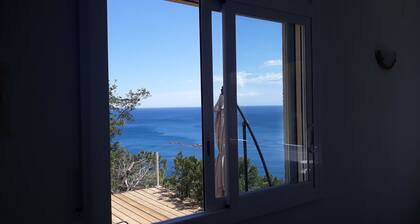 Roses: Loft with private terrace and garden, magnificent sea view