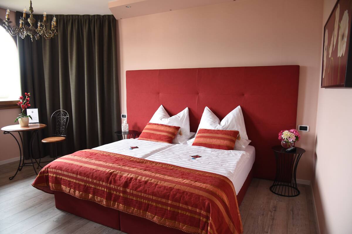 Deluxe Triple Room, Mountain View | In-room safe, desk, free WiFi, wheelchair access
