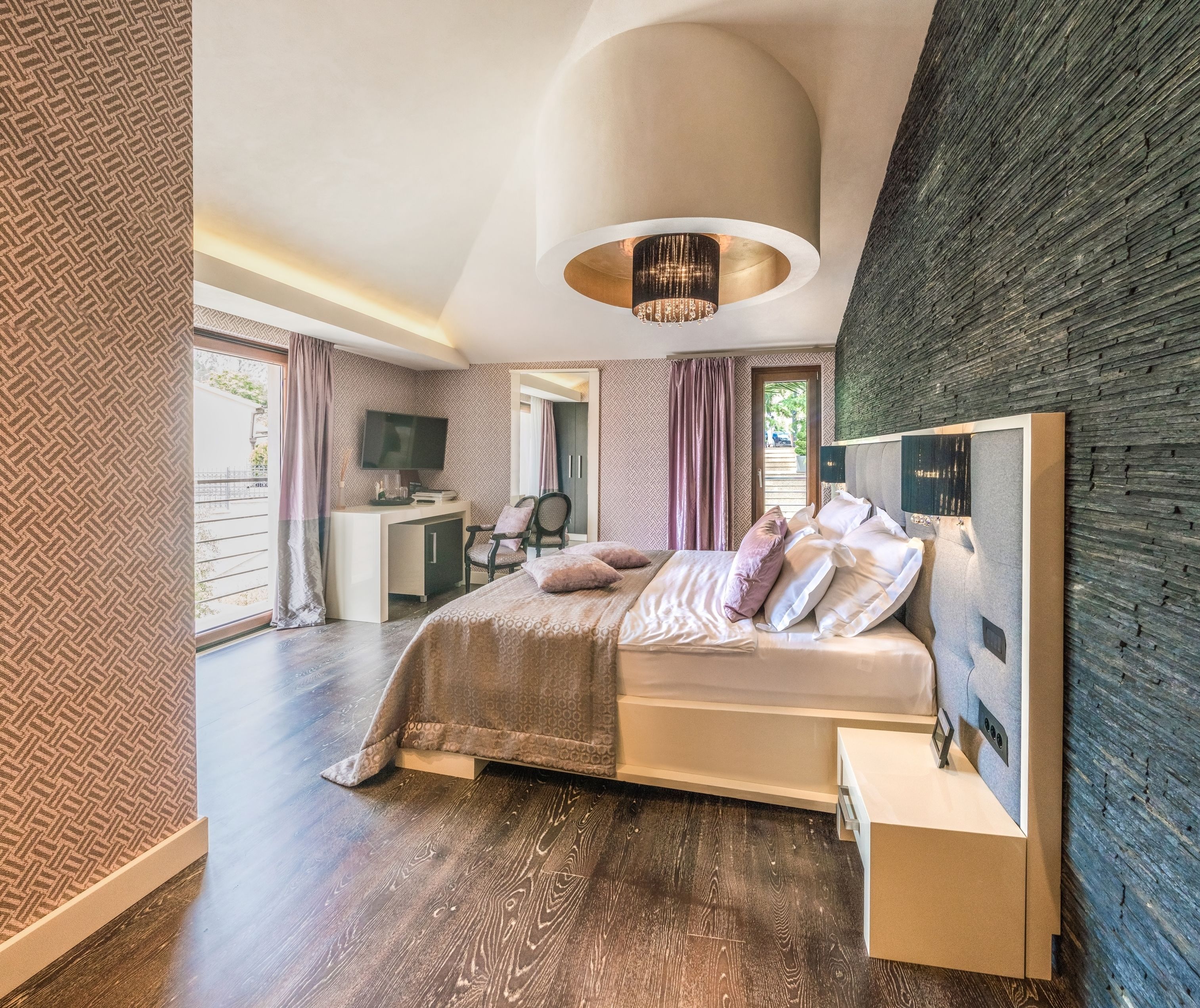 deluxe double room | premium bedding, pillow-top beds, minibar, in-room safe