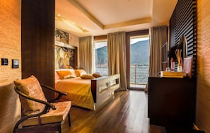 Premium bedding, pillow-top beds, minibar, in-room safe