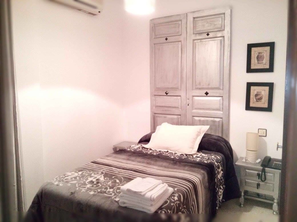 single room | desk, free wifi, bed sheets