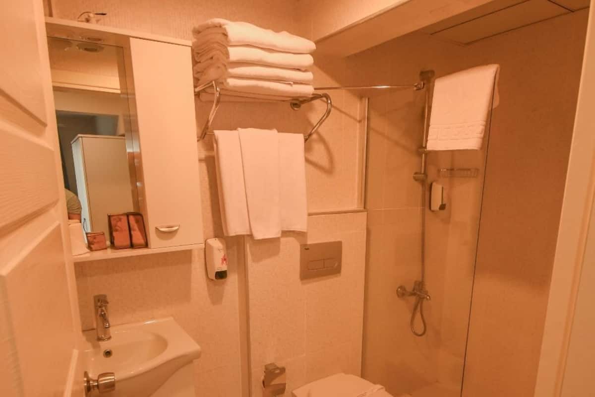 Minibar, in-room safe, soundproofing, free cots/infant beds