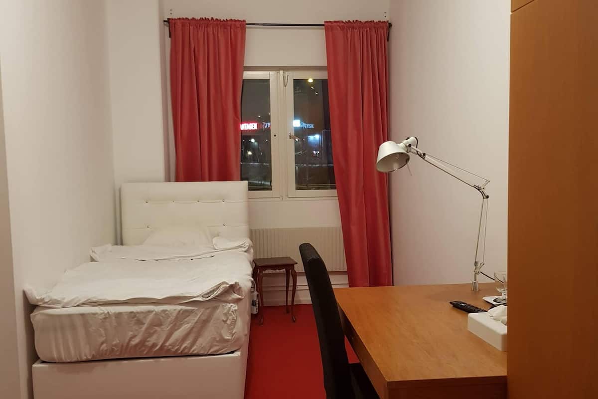 Chambre Simple | Chambres insonorisées, fer et planche à repasser, Wi-Fi gratuit