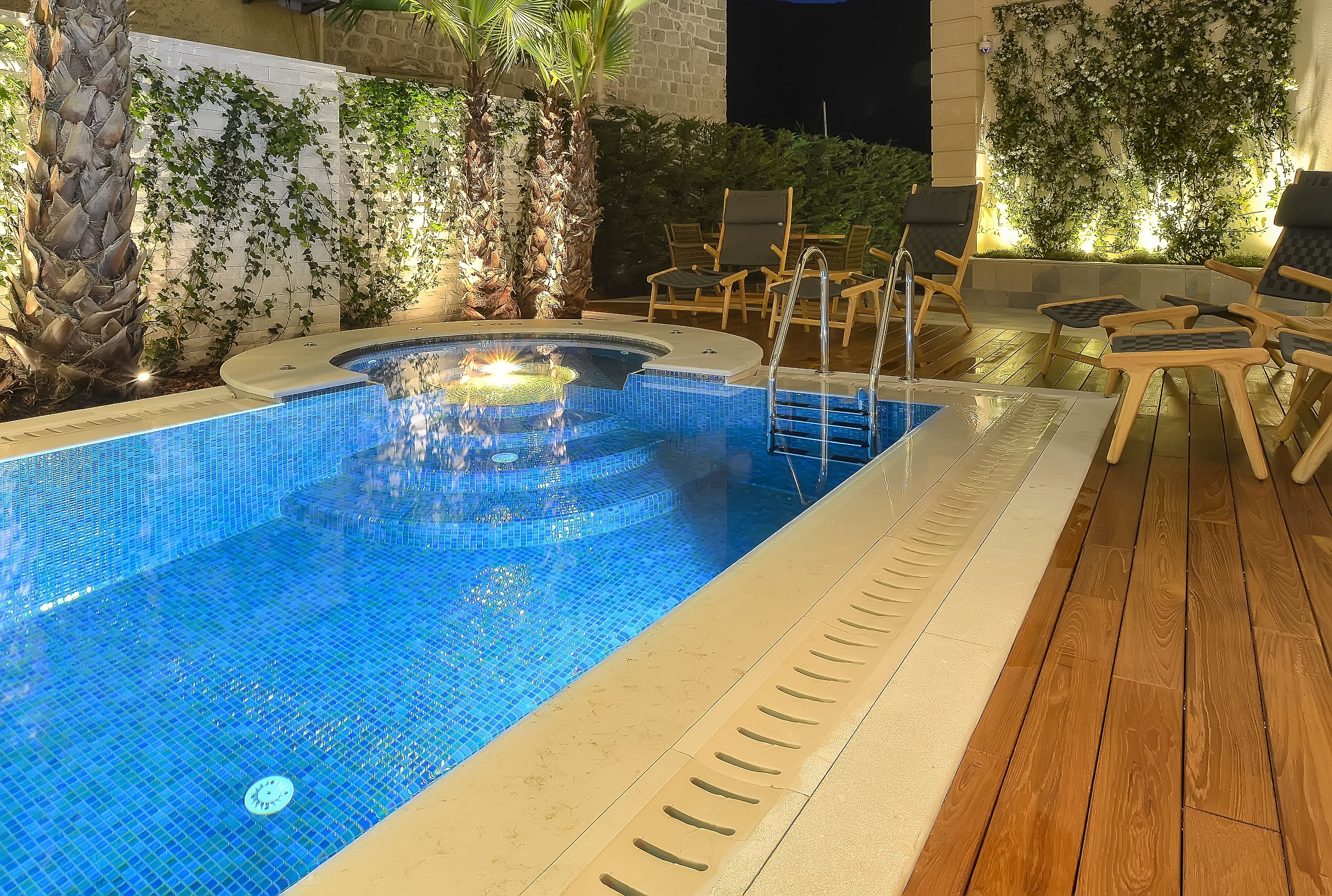 seasonal outdoor pool, pool umbrellas, pool loungers