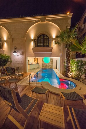 Seasonal outdoor pool, pool umbrellas, pool loungers - Forza Terra (Kotor)