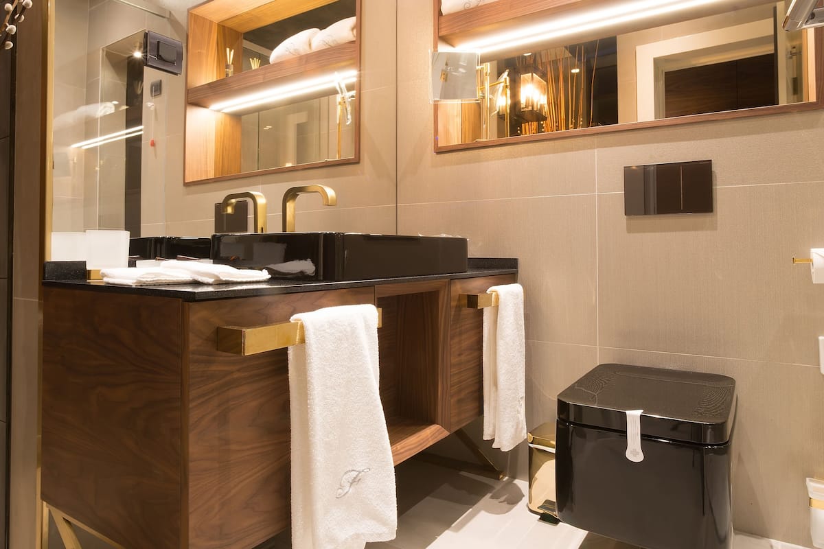 free toiletries, hair dryer, bathrobes, slippers