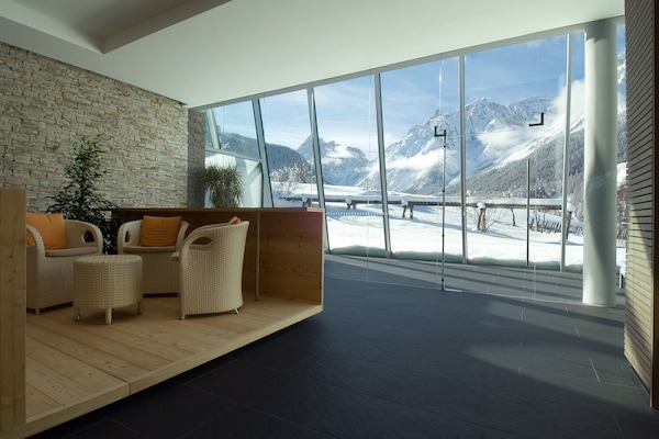 Whirlpool, Dampfbad, 3 Behandlungsräume, Massageanwendungen