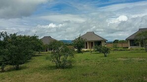 Vista frontal de la propiedad