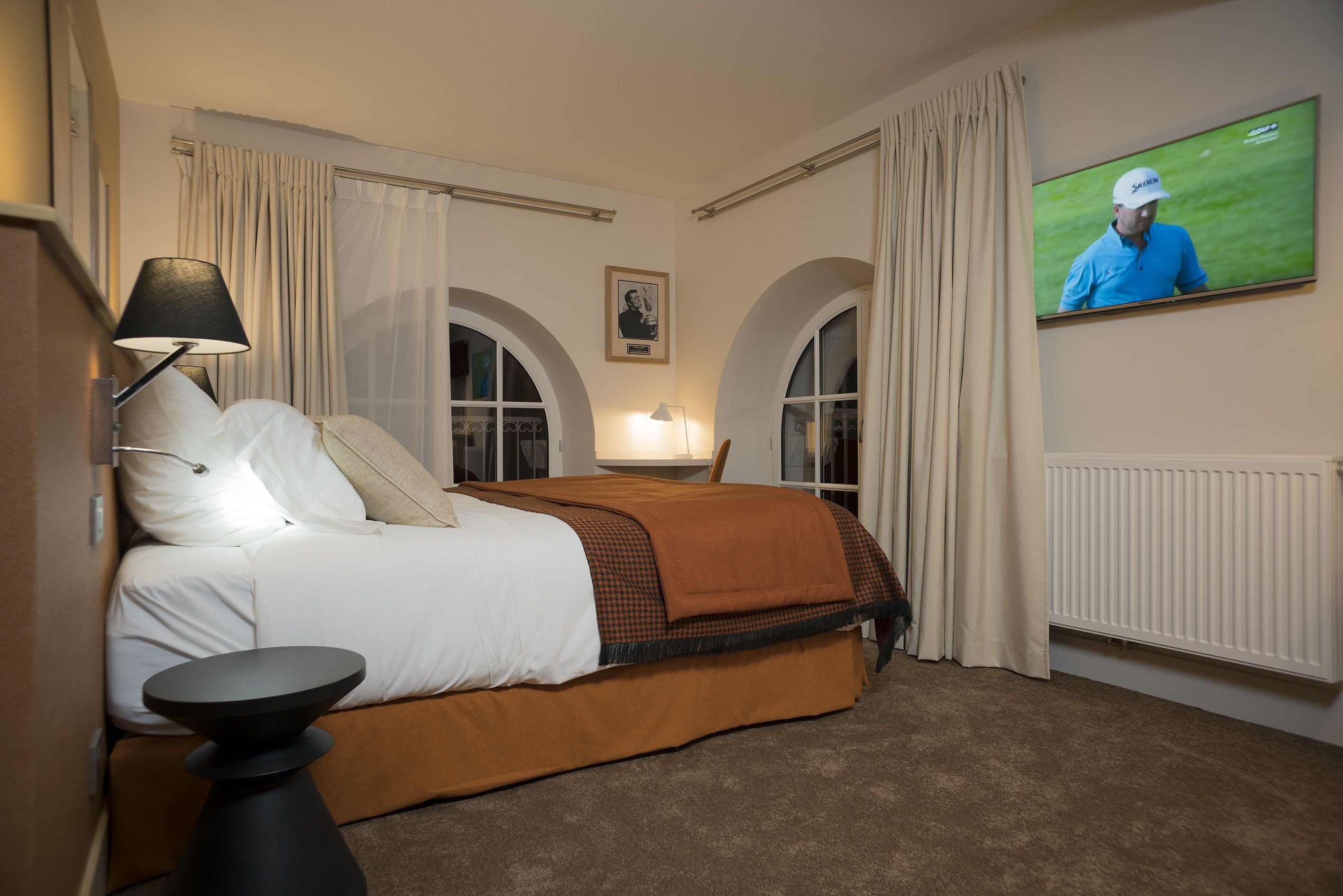 in-room safe, desk, free wifi