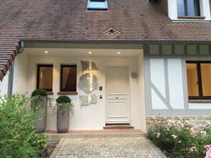 Front of property - Hotel Le Grand Slam (Le Vaudreuil)