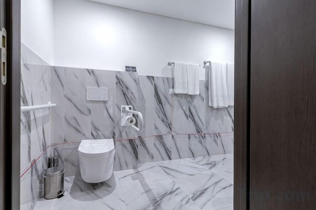 Bathroom | Shower, rainfall showerhead, free toiletries, hair dryer (on request)