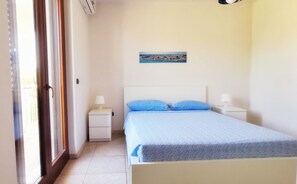 4 bedrooms, iron/ironing board, travel cot, free WiFi