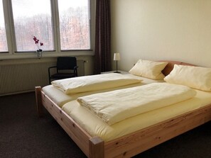 Classic Double Room, 1 Queen Bed, Non Smoking, Garden View - Hotel am Siebenpfennigsknapp (Luenen)