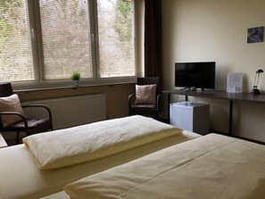 Classic-Doppelzimmer, 1 Queen-Bett, Nichtraucher, Gartenblick