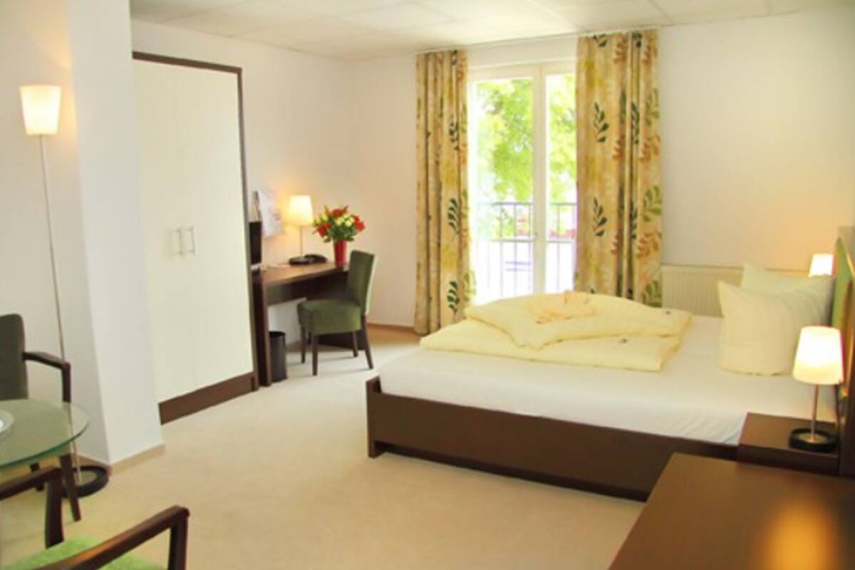 Minibar, in-room safe, desk, free WiFi